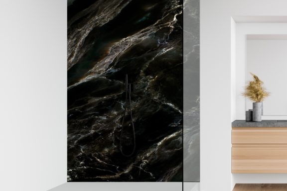 Panneau de douche marbre noir Deluart