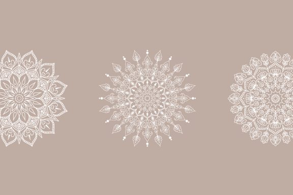 Mandalas blanc et taupe